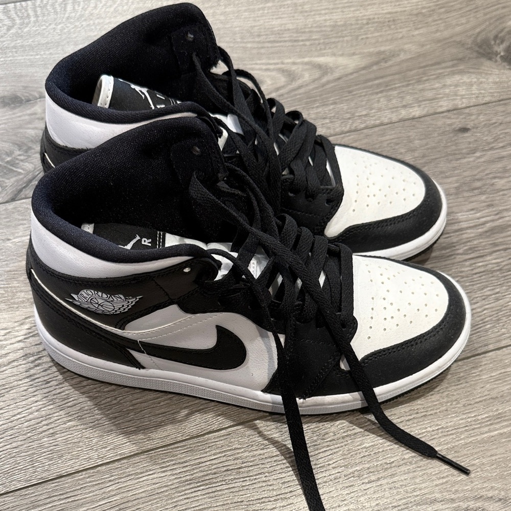 Jordan Black and White Women's Sneakers